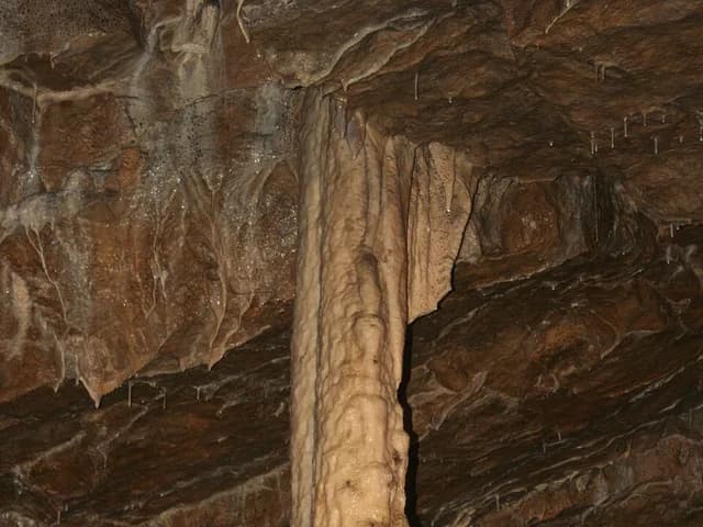 Poole's Cavern